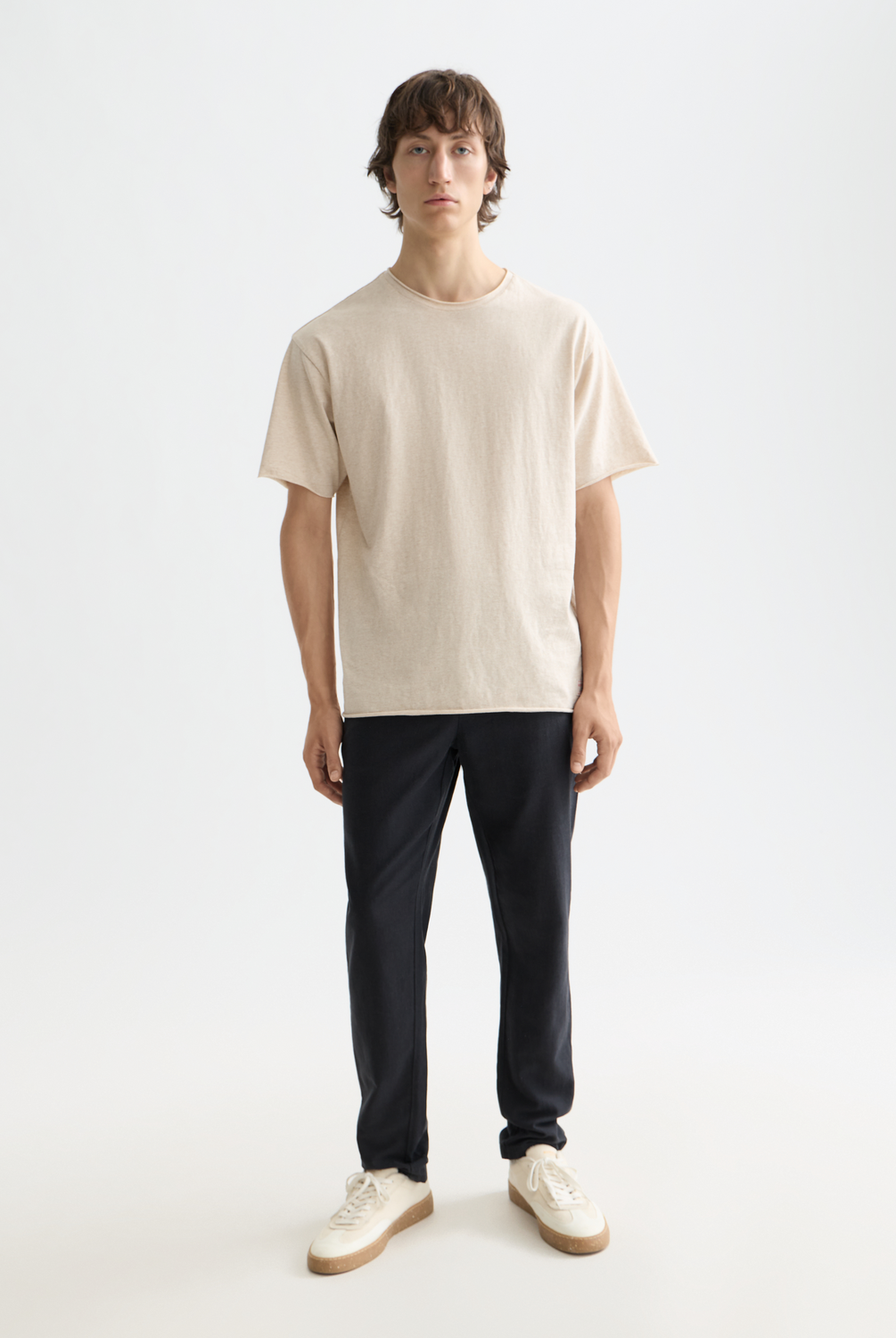 Embrace laid-back comfort with our Warren twill jogger pants. These joggers combine a relaxed aesthetic with breathable fabric - ideal for both leisure and spontaneous thrills.
Men's pants
Straight-fit
Zipper and button closure
Back pocket
Side pockets
67% Cotton, 33% Linen