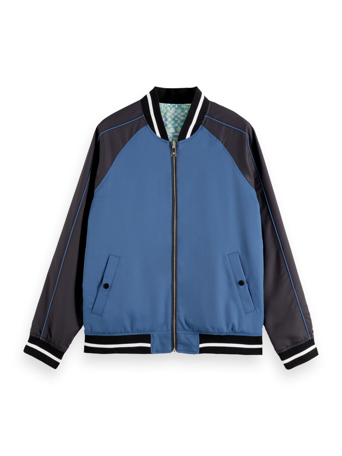 Reversible and ready to switch up your style, this bomber jacket offers two distinct looks. One side features a bold print, while the other showcases a sleek, solid colour, giving you effortless versatility for any occasion.
100% Polyester
Regular fit