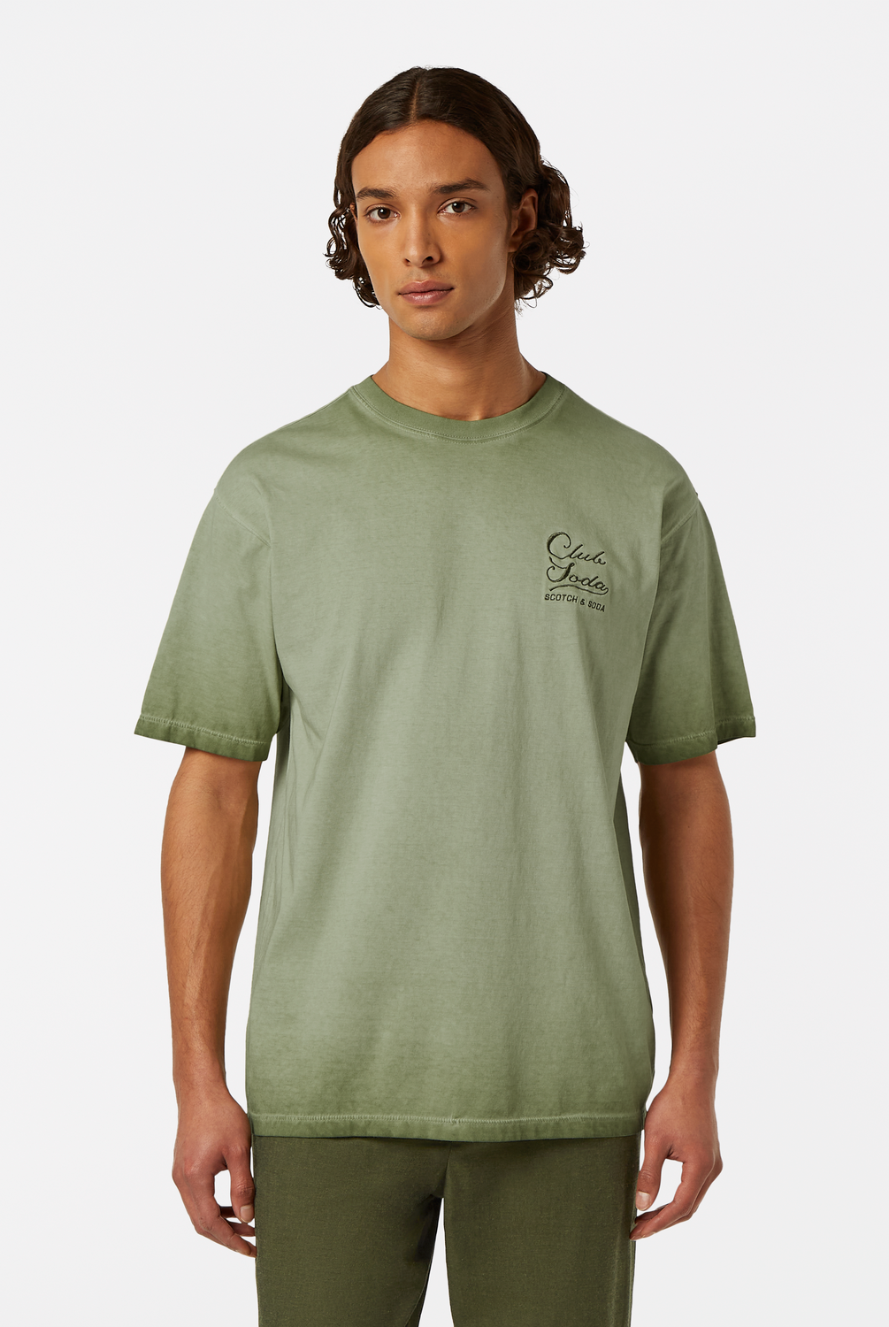 The Relaxed-Fit Inside Out Cold Dye T-Shirt is all about cool comfort with a twist. It's your everyday essential with an edgy vibe.
100% Cotton