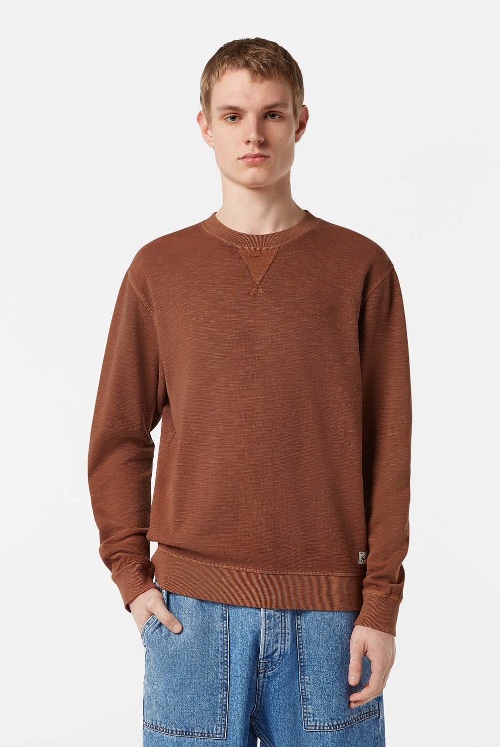 Made from soft fabric, this garment-dyed sweatshirt combines a textured feel with a timeless regular fit for everyday comfort and style.
97% Cotton - Organic
3% Polyester